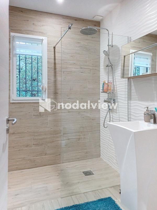 Maison d'architecte - 220 m² - 9 pièces