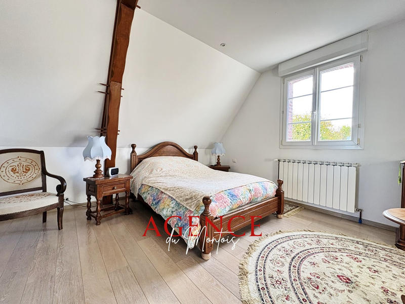 Maison - 180 m² - 5 pièces