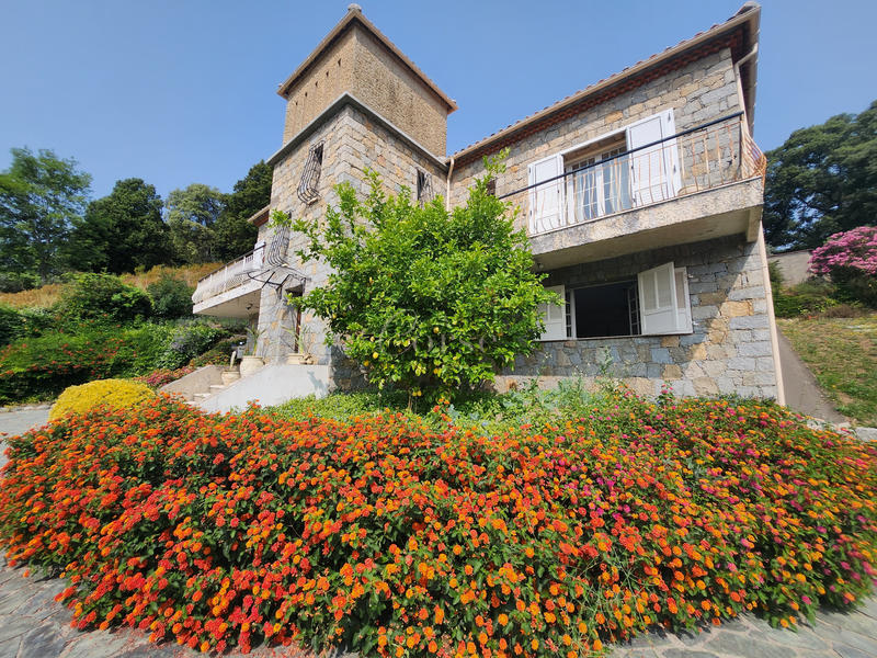 Villa - 170 m² - 5 pièces