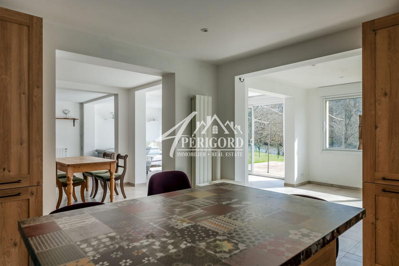 Maison contemporaine - 203 m² - 7 pièces