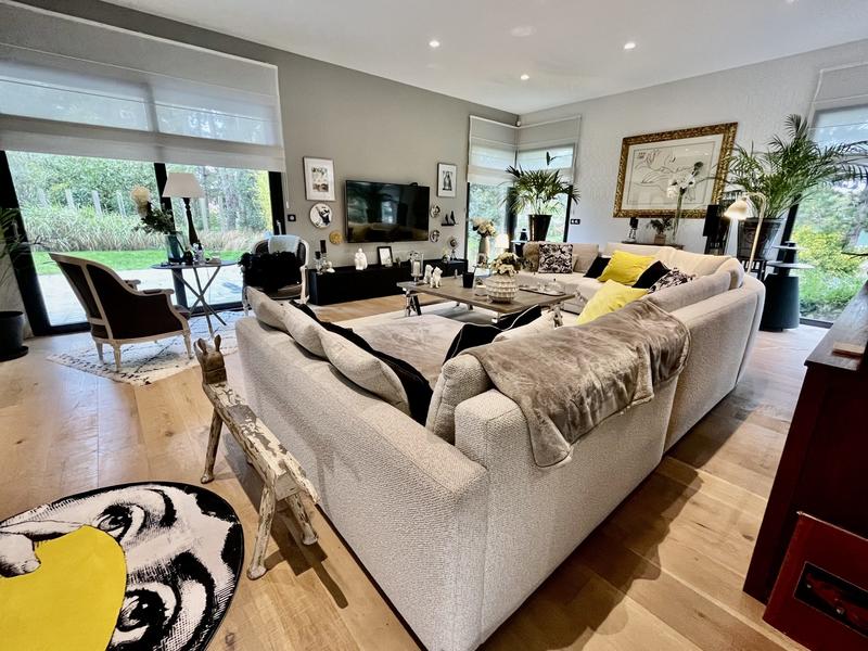 Maison traditionnelle - 212 m² - 7 pièces