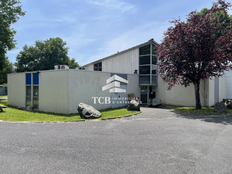 Local d'activités - 790 m²