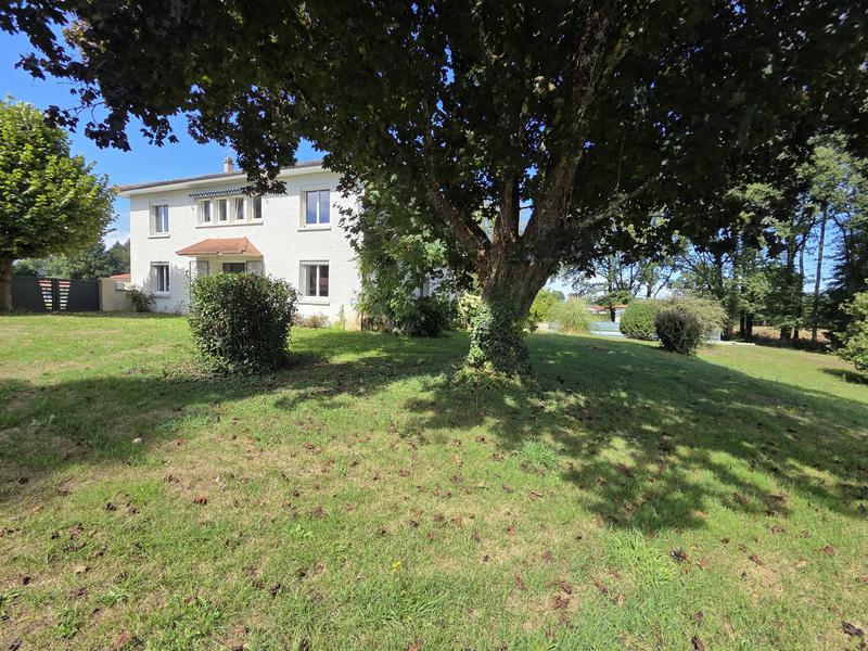 Maison - 164 m² - 8 pièces