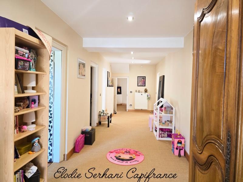 Maison - 340 m² - 9 pièces