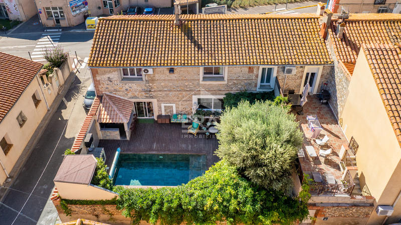 Maison - 254 m² - 6 pièces