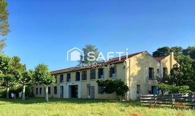 Maison - 760 m² - 22 pièces