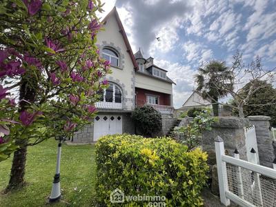 Maison - 157 m² - 7 pièces