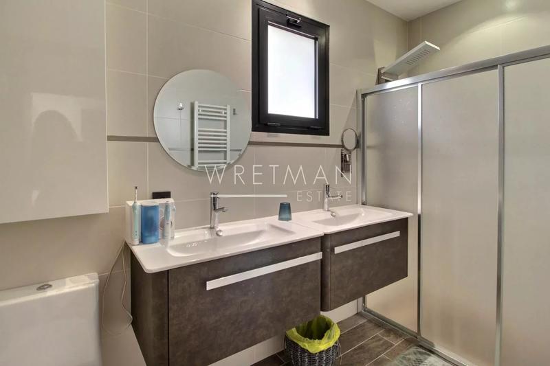 Villa - 257 m² - 6 pièces