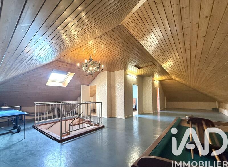 Maison - 228 m² - 6 pièces