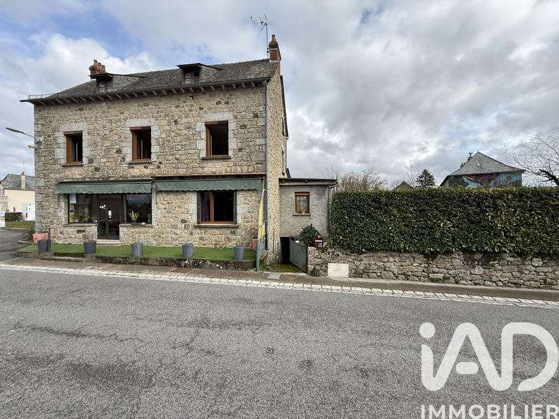 Maison - 273 m² - 9 pièces