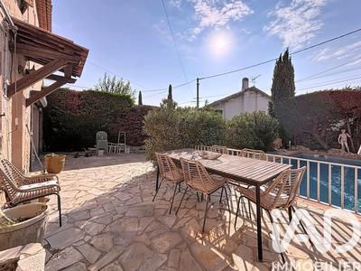 Maison - 260 m² - 8 pièces