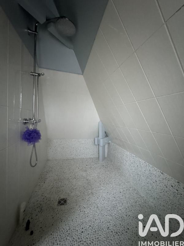 Maison - 241 m² - 10 pièces