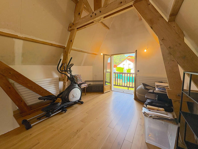 Maison - 197 m² - 8 pièces