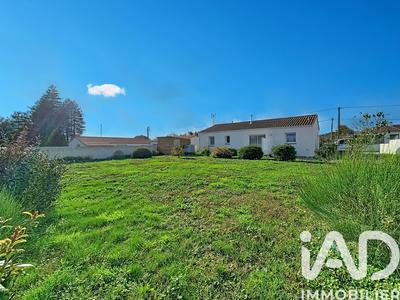 Maison - 97 m² - 5 pièces