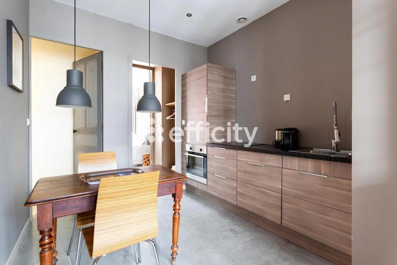 Immeuble - 84 m² - 6 pièces