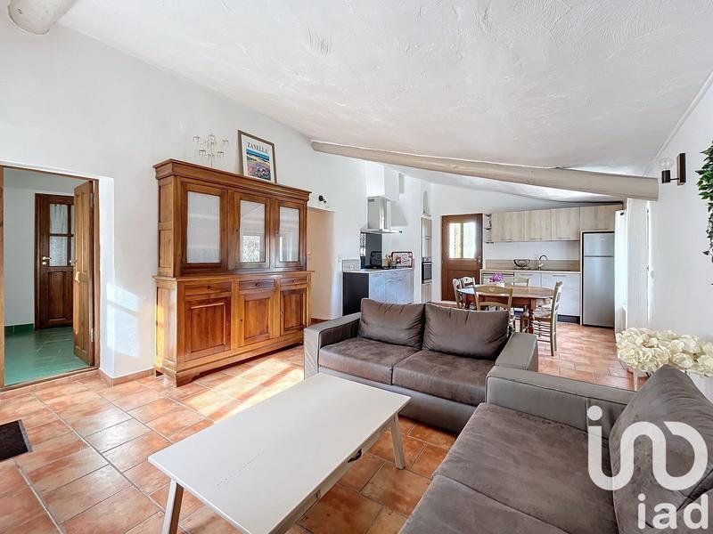 Maison - 220 m² - 8 pièces