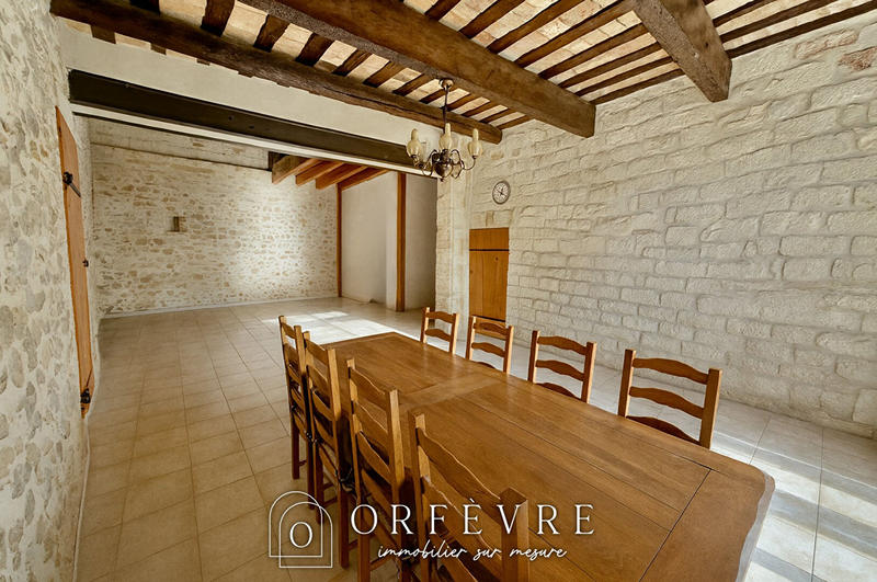 Maison - 240 m² - 7 pièces