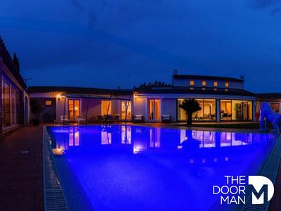 Propriété - 287 m² - 7 pièces