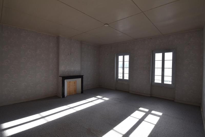 Maison - 250 m² - 8 pièces