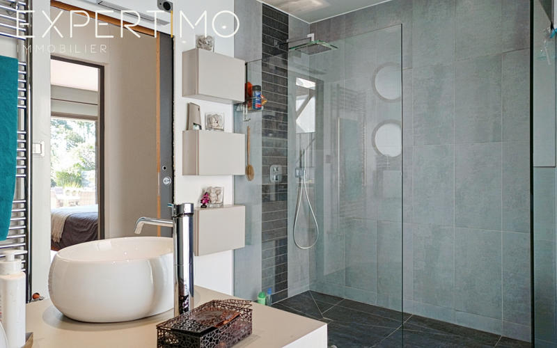 Maison - 234 m² - 6 pièces