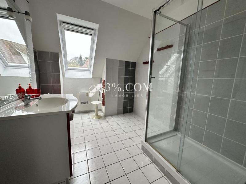 Pavillon - 215 m² - 6 pièces