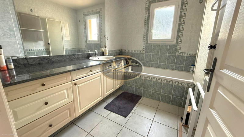 Maison - 180 m² - 4 pièces