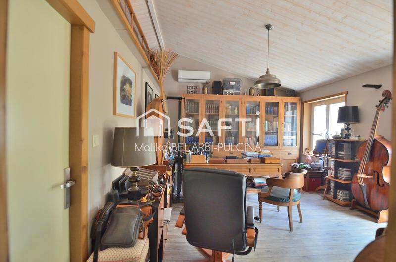 Villa - 297 m² - 6 pièces