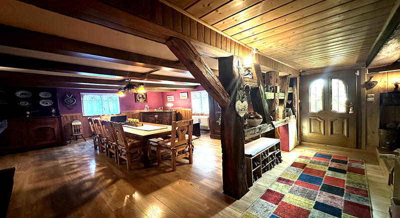 Corps de ferme - 211 m² - 7 pièces