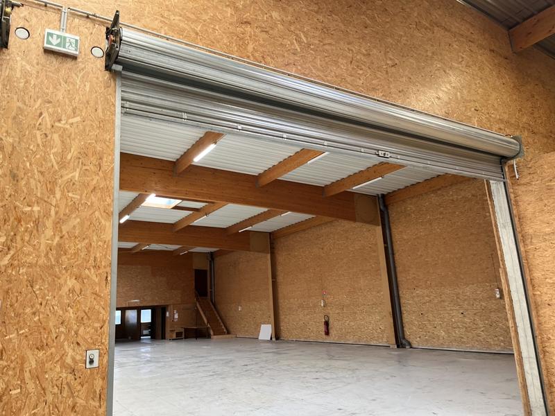 Local d'activités - 1 334 m²