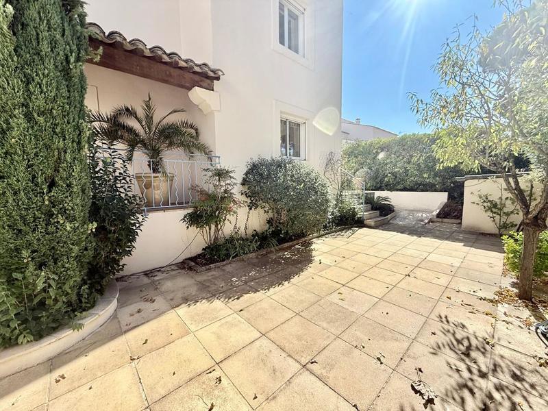 Maison - 225 m² - 6 pièces