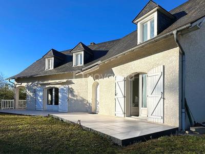 Maison - 156 m² - 5 pièces