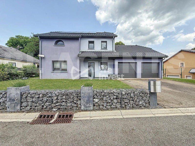 Maison - 153 m² - 10 pièces