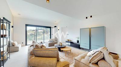 Maison - 208 m² - 6 pièces