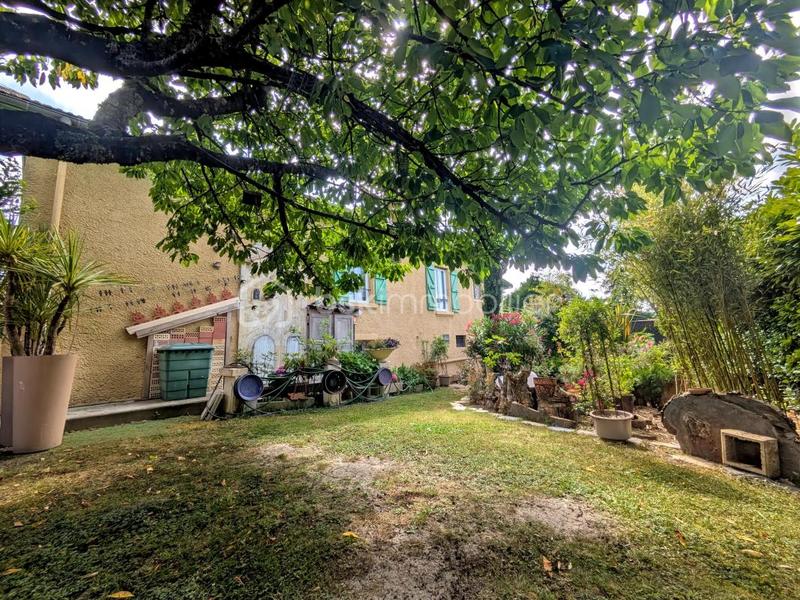 Maison traditionnelle - 186 m² - 8 pièces