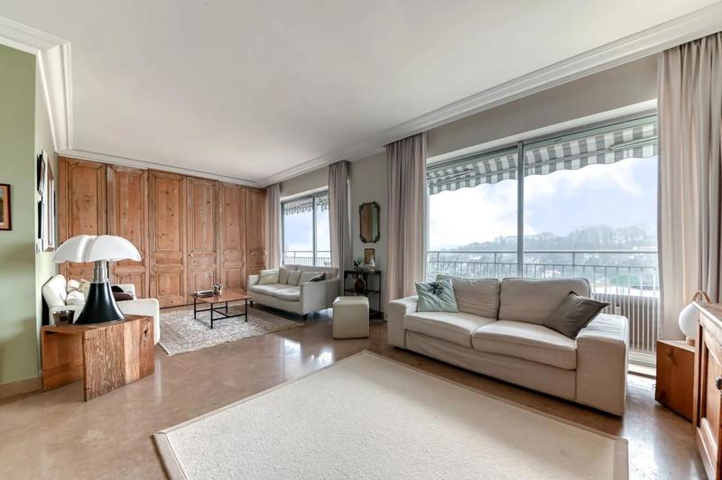 Appartement - 155 m² - 8 pièces