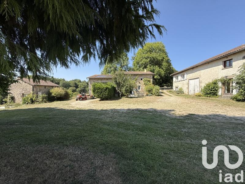 Maison - 233 m² - 6 pièces