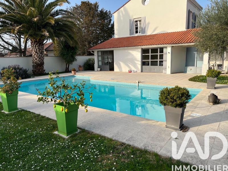 Maison - 191 m² - 5 pièces