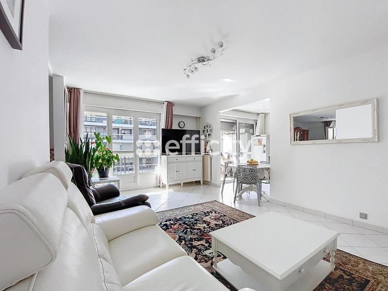 Appartement - 96 m² - 5 pièces