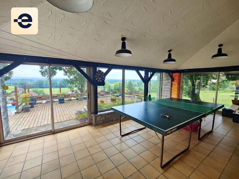 Maison - 246 m² - 7 pièces