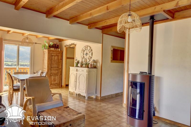 Maison traditionnelle - 150 m² - 6 pièces