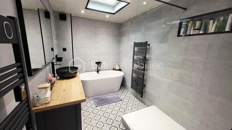 Appartement - 96 m² - 5 pièces