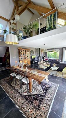 Maison - 230 m² - 7 pièces