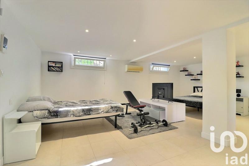 Maison - 240 m² - 5 pièces