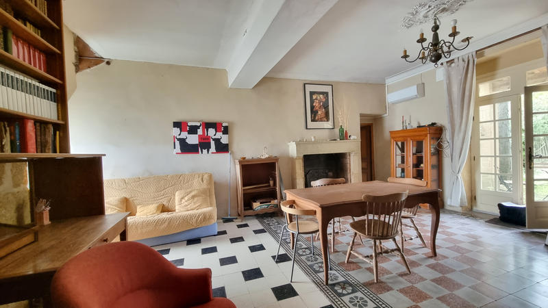 Maison - 281 m² - 9 pièces