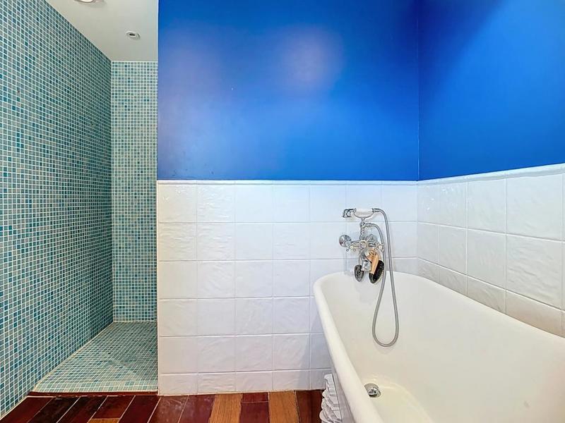 Maison - 201 m² - 5 pièces