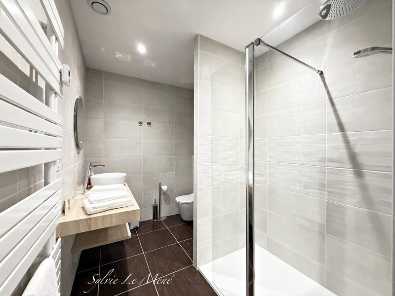 Maison - 459 m² - 14 pièces