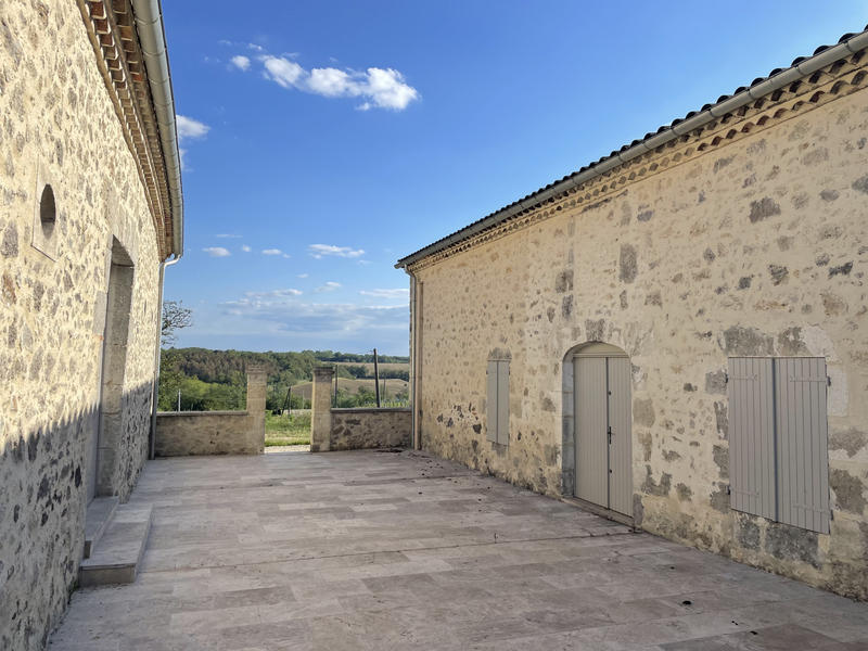 Propriété - 585 m² - 17 pièces