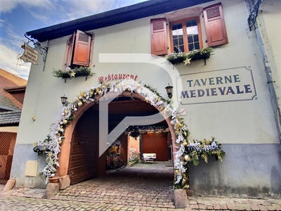 Local commercial - 326 m² - 6 pièces