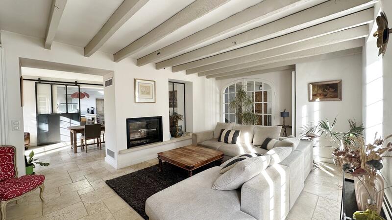 Maison - 205 m² - 7 pièces