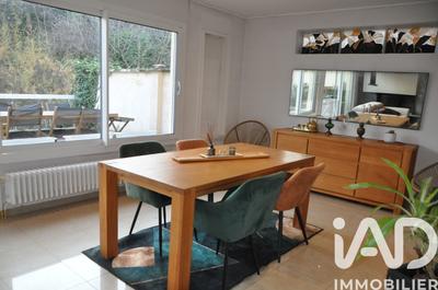 Maison de maîtres - 257 m² - 11 pièces